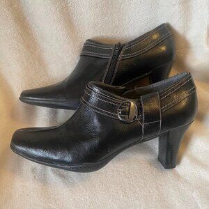 EUC Aerosoles Fascination Black Ankle Booties with Buckle size 10